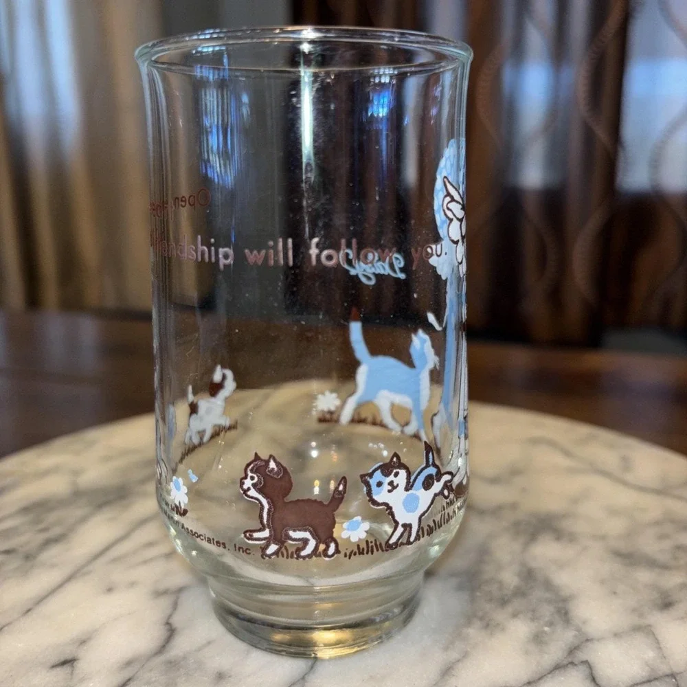 2pc VTG 1974 Kirby Martin Daisy Holly Hobbie‎ 12oz Juice Glass Blue Kittens Cats
